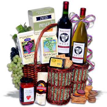 Picnic in the Park Gift Basket - with Ravenswood Wines