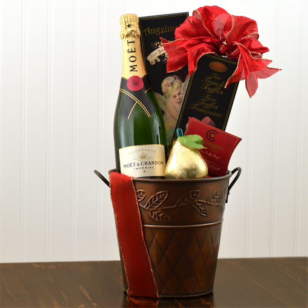 Moet & Chandon Champagne & Chocolate Gift Basket