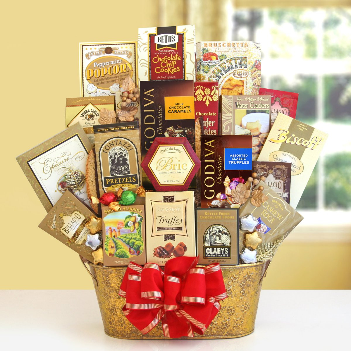 Holiday Wishes for the Entire Family Gift Basket of Treats