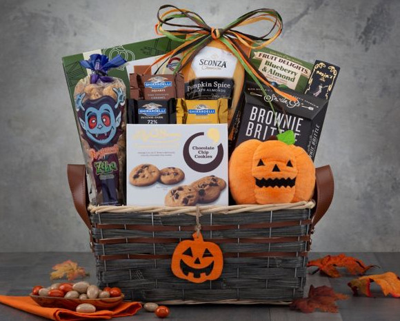 Sweets Halloween Gift Basket with a Spider